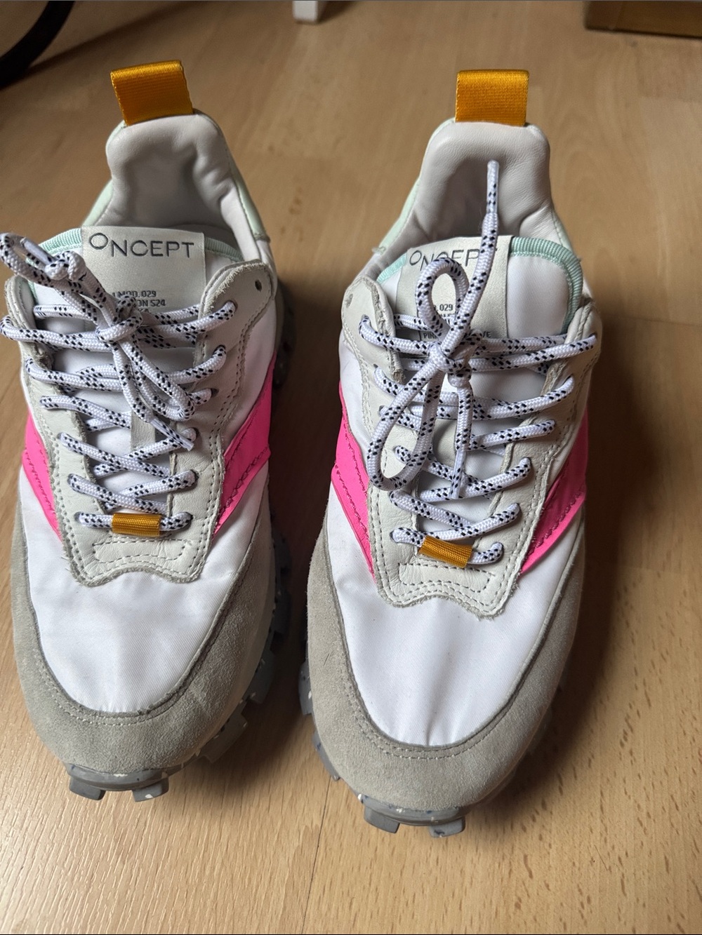 ONCEPT Osaka Pink Shockwave sneakers